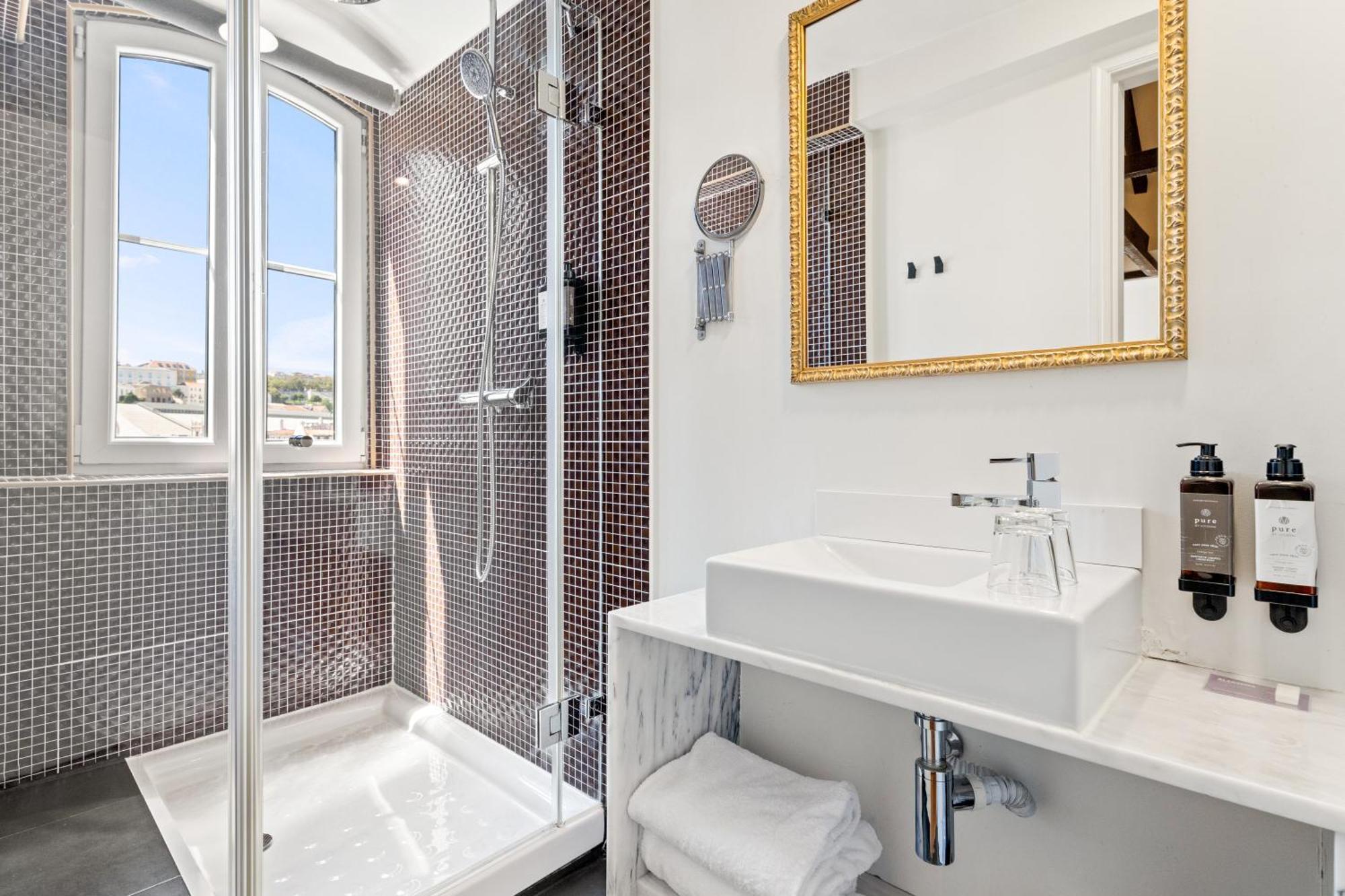 Double Room,1705024913:JPEG